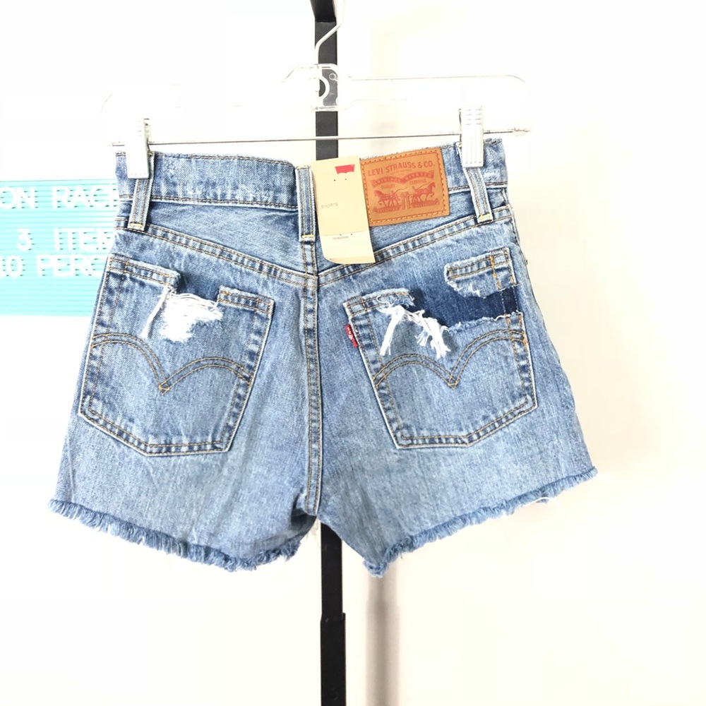 Levi’s Wedgie Short Short Wedgie Cutoffs NWT 382 - Picture 2 of 8